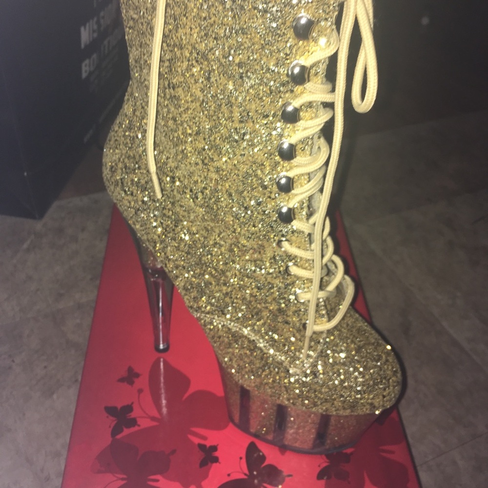 Exotic dancewear